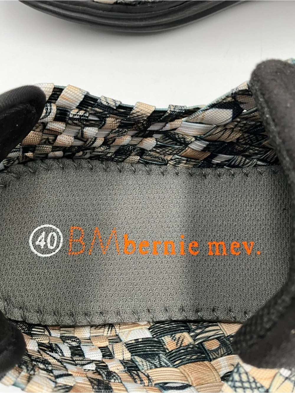 bernie mev. Sneakers Size 4 Black, White, Beige Woven Slip On Sneakers
